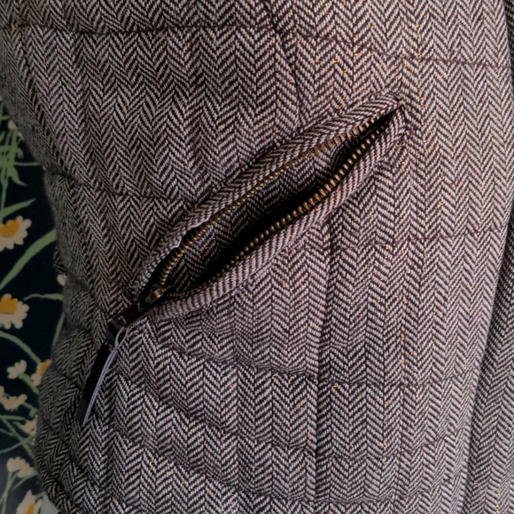 XS Houndstooth Vest with Faux Fur - Picture 2 of 8